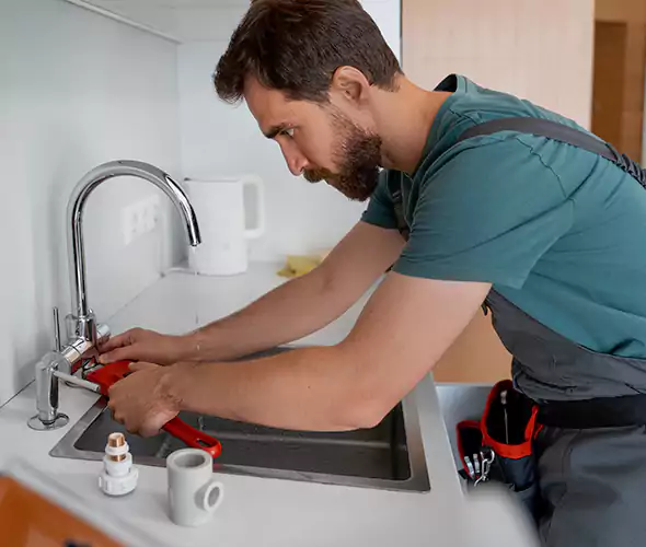 Professional Faucet Replacement Specialist in Richmond West, FL: Schedule Affordable Faucet Replacement Services with Us