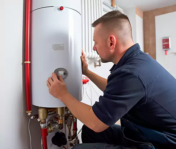 Expert Plumber for Gas Water Heater Replacement in Richmond West, FL: Schedule Affordable Replacement Services with Us