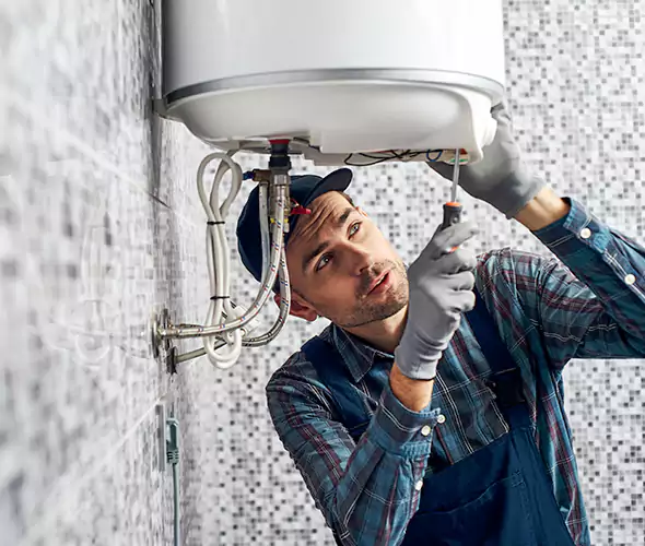 Expert Plumber for Hot Water Tank Maintenance in Richmond West, FL: Schedule Reliable Maintenance Services with Us