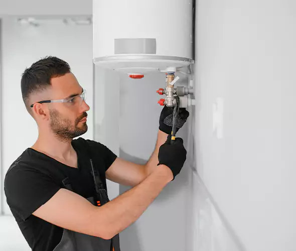Expert Plumber for Water Heater Expansion Tank Installation in Richmond West, FL