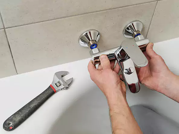 Why Choose Richmond West Plumbers for Bathtub Faucet Replacement in Richmond West, FL?